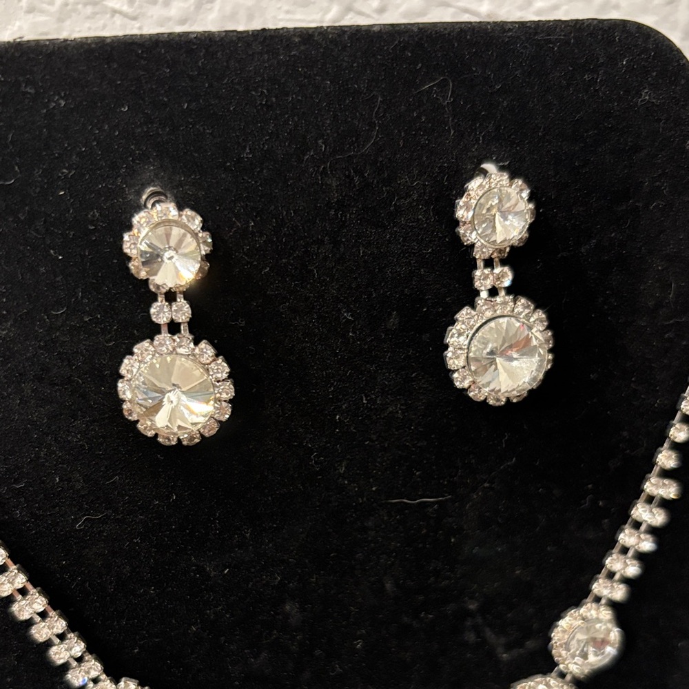 Silver Rhinestone Jewelry Set - Picture 2 of 4